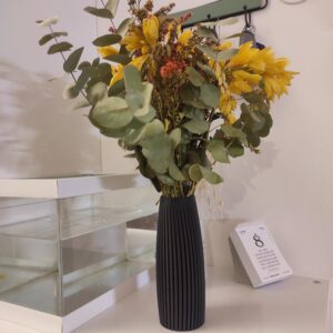 Vaso nero opaco scanalato, svasato 18cm per fiori secchi e pampas grass